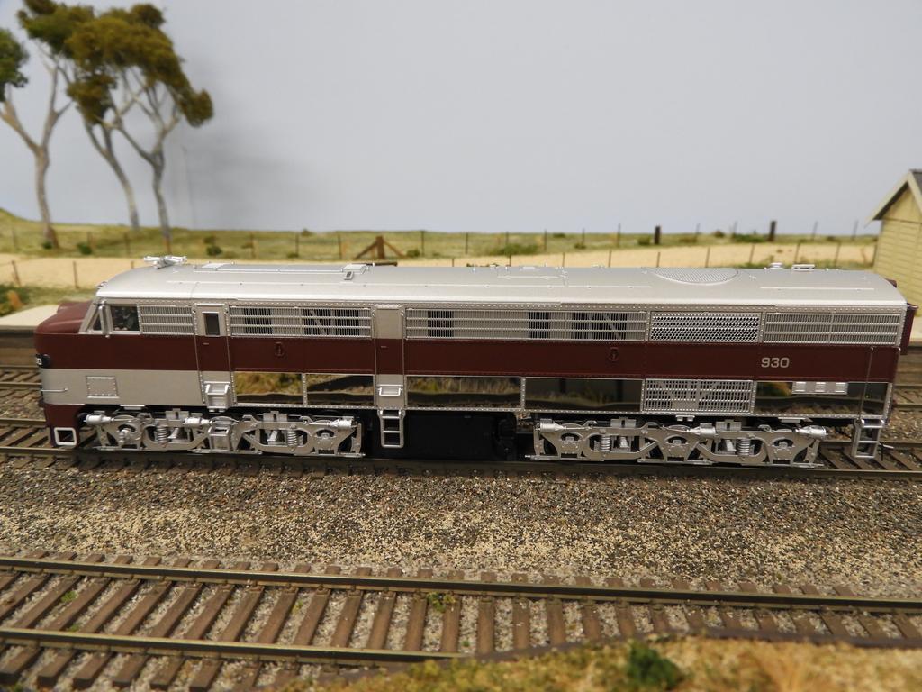 930  - SAR -  SILVER ROOF - HO SCALE - $325
